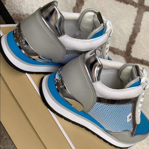 MICHAEL KORS MADDY TRAINER MESH PERFECT SKY
NWT - Picture 7 of 16
